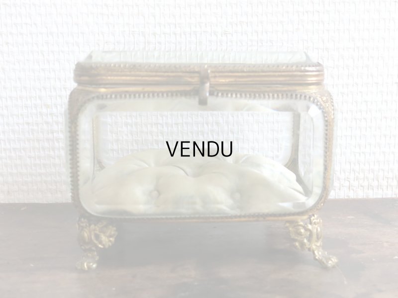 画像4: 19世紀 アンティーク 大きなジュエリーボックス 淡いブルーのクッション