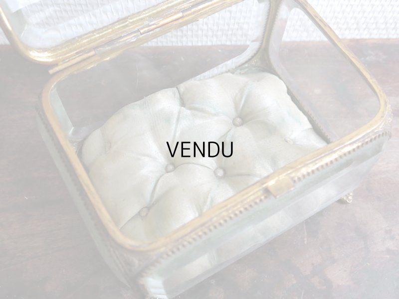 画像11: 19世紀 アンティーク 大きなジュエリーボックス 淡いブルーのクッション