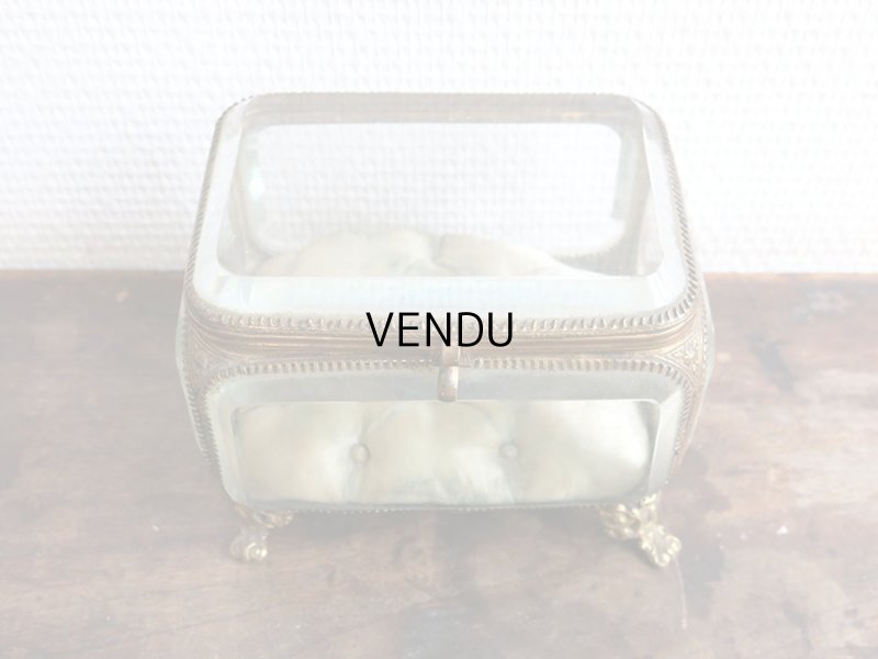 画像3: 19世紀 アンティーク 大きなジュエリーボックス 淡いブルーのクッション