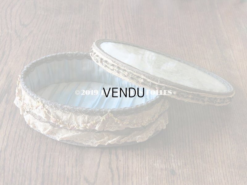 画像5: 1900年代 アンティーク 薔薇のロココトリム＆レースの装飾 ガラスの蓋の小物入れ　オールドローズ