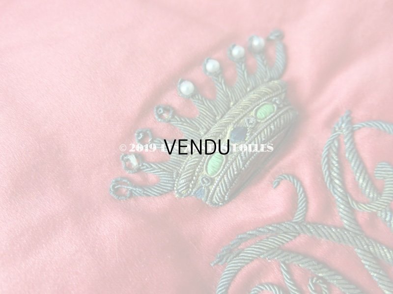 画像3: 19世紀 アンティーク シルク製 ハンキーケース 王冠&モノグラムのメタル刺繍 スモーキーレッド&グレイッシュベージュ ハンカチ用ポシェット