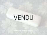 アンティーク 本革製 ジュエリーボックス  モノグラム入り オフホワイト エパングル