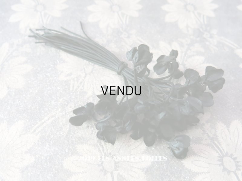 画像1: アンティーク シルクサテンのコサージュ 黒い布花