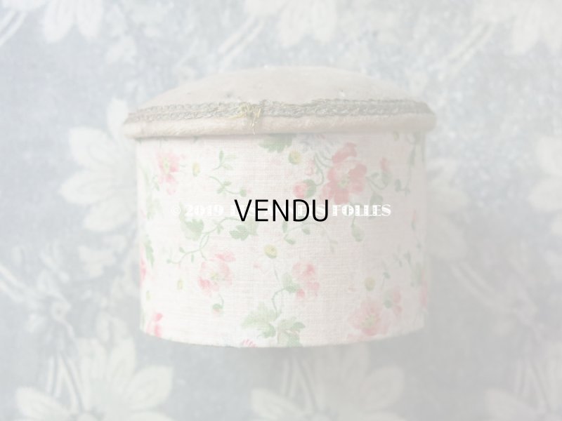 画像6: アンティーク ピンクッション型 【 マルキーズ・ ドゥ・セヴィニエ 】 のお菓子箱 - MARQUISE DE SEVIGNE PARIS -