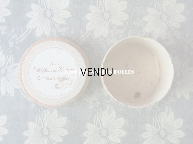 画像7: アンティーク ピンクッション型 【 マルキーズ・ ドゥ・セヴィニエ 】 のお菓子箱 - MARQUISE DE SEVIGNE PARIS -