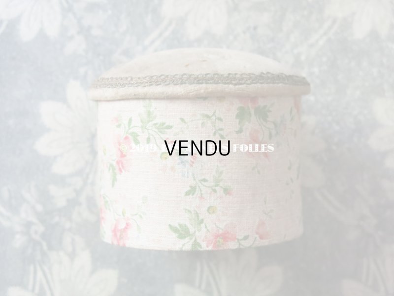 画像5: アンティーク ピンクッション型 【 マルキーズ・ ドゥ・セヴィニエ 】 のお菓子箱 - MARQUISE DE SEVIGNE PARIS -