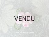 アンティーク ピンクの小さな薔薇のロココモチーフ 
