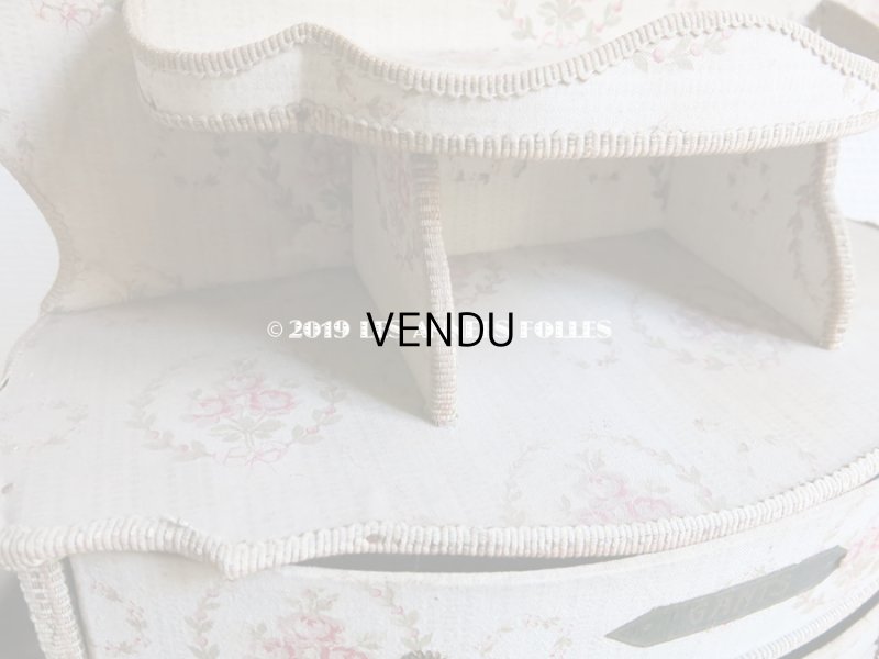 画像9: 【セール対象外】1910年代 アンティーク カルトナージュチェスト  薔薇のブーケのメダイヨン  ミラー付