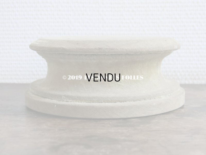 画像4: アンティーク ベルベットの台座 オリーブグリーン　ラウンド型　オリジナルラベル付