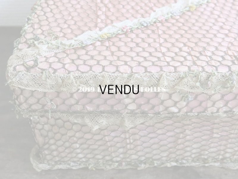 画像13: 1900年代 アンティーク 大きなカルトナージュボックス 薔薇のロココトリム＆レースの装飾 オールドローズ