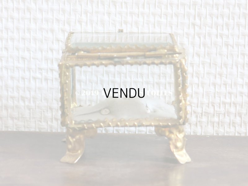 画像3: アンティーク 小さなジュエリーボックス パウダーブルーのクッション