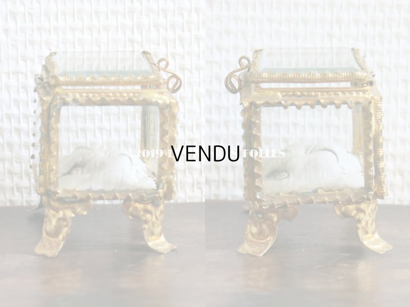 画像4: アンティーク 小さなジュエリーボックス パウダーブルーのクッション