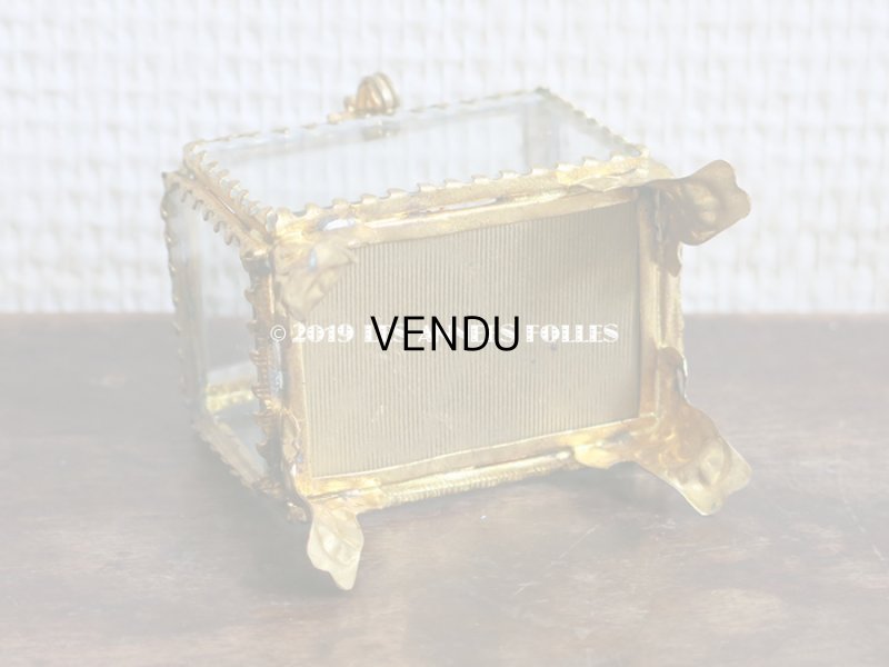 画像5: アンティーク 小さなジュエリーボックス パウダーブルーのクッション