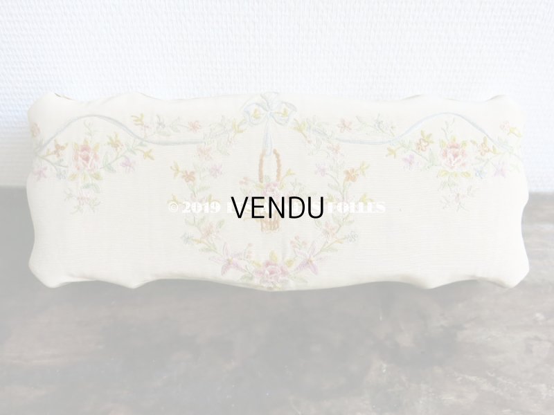 画像3: 19世紀 アンティーク グローブボックス 薔薇の花かごの刺繍入り ローズパニエ