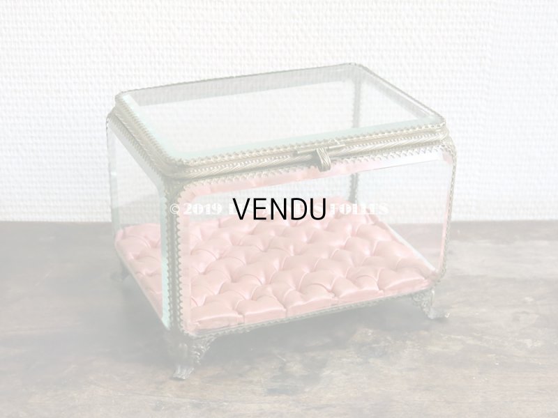 画像7: ＊蚤の市＊19世紀 アンティーク 大きなコフレ グローブ・ド・マリエ　ロカイユ装飾の脚 ピンクのシルクサテンのクッション