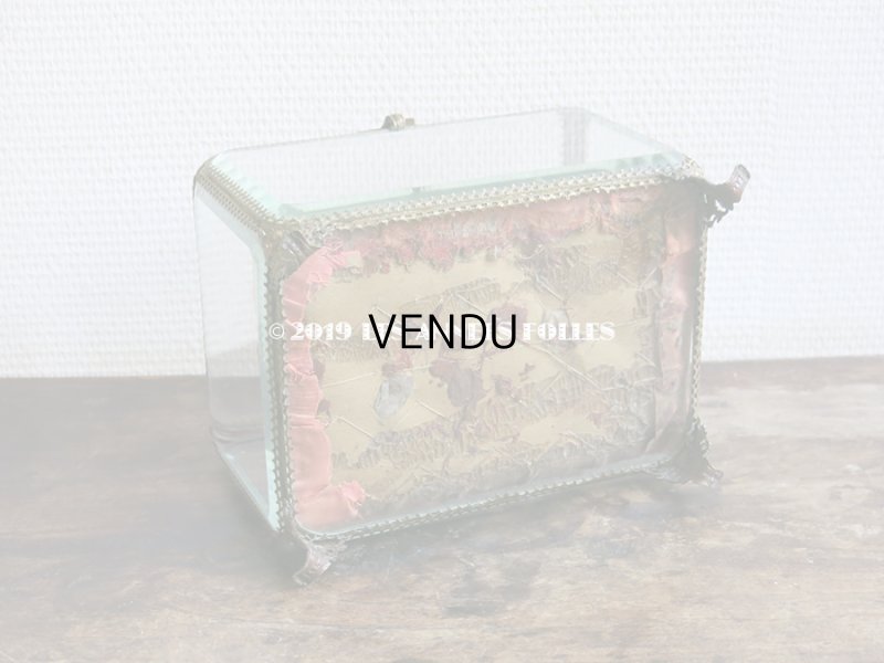 画像20: ＊蚤の市＊19世紀 アンティーク 大きなコフレ グローブ・ド・マリエ　ロカイユ装飾の脚 ピンクのシルクサテンのクッション