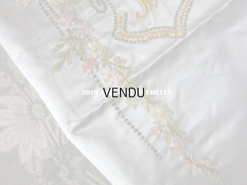 画像5: アンティーク リボン刺繍のパネル イニシャル入り シルクサテンのファブリック 