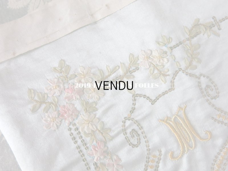 画像4: アンティーク リボン刺繍のパネル イニシャル入り シルクサテンのファブリック 