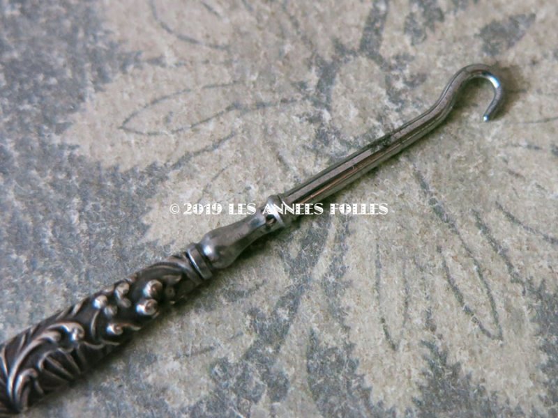 画像2: アンティーク  シルバー製  小さなかぎ針 ロカイユ装飾