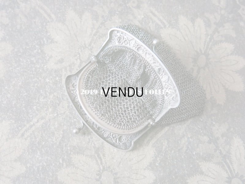 画像4: 1900年代 アンティーク シルバー製 メタルメッシュ コインケース 内ポケット付 薔薇とリボンのガーランド