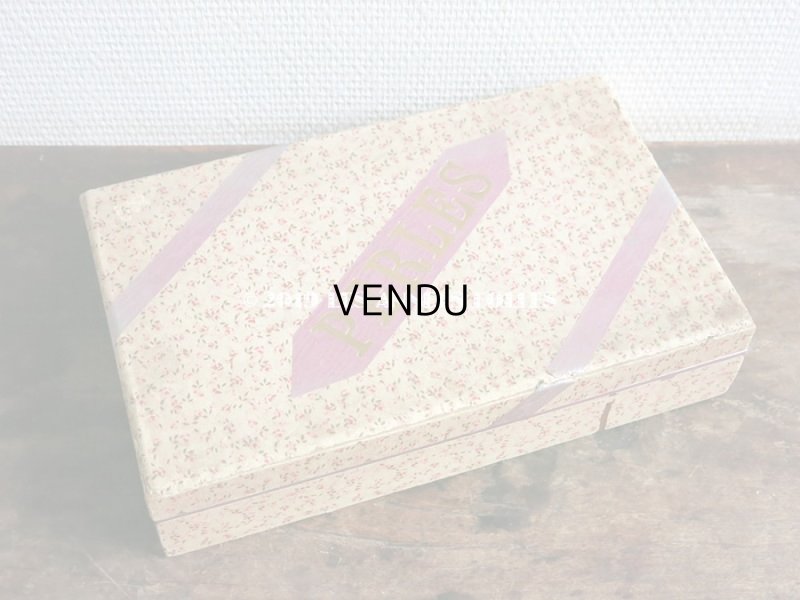 画像3: 1900年代 アンティーク ビーズ入り木箱 淡いピンクの小さな薔薇模様  PERLES 子供用玩具