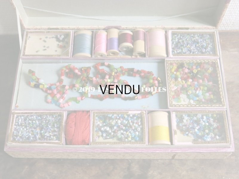 画像5: 1900年代 アンティーク ビーズ入り木箱 淡いピンクの小さな薔薇模様  PERLES 子供用玩具