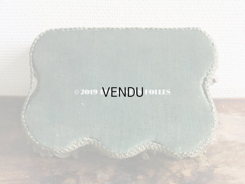 画像3: 19世紀末 アンティーク ロカイユ装飾の台座 グリーンのベルベット　(721)