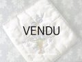 【クリスマスセール2019対象外】 アンティーク シルク製 菫の花かごの刺繍入り ハンキーケース ハンカチ用ポシェット 