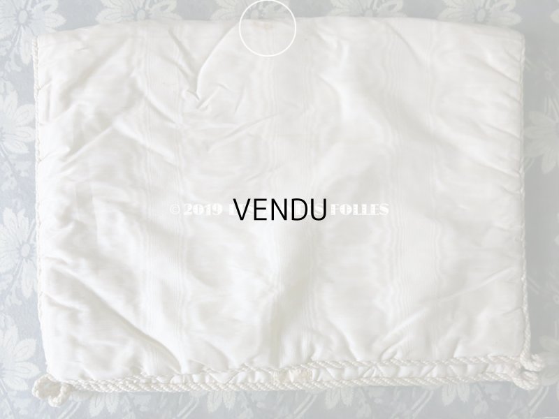 画像3: 【クリスマスセール2019対象外】 アンティーク シルク製 花かごのリボン刺繍入り ハンキーケース ハンカチ用ポシェット 