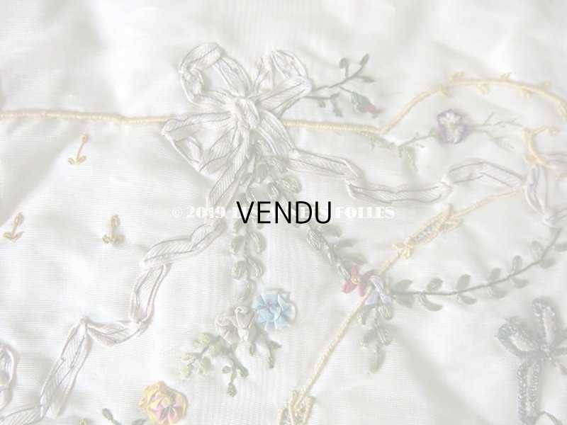 画像5: 【クリスマスセール2019対象外】 アンティーク シルク製 花かごのリボン刺繍入り ハンキーケース ハンカチ用ポシェット 