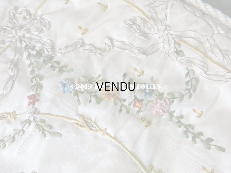 画像7: 【クリスマスセール2019対象外】 アンティーク シルク製 花かごのリボン刺繍入り ハンキーケース ハンカチ用ポシェット 