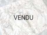 【クリスマスセール2019対象外】 アンティーク シルク製 花かごのリボン刺繍入り ハンキーケース ハンカチ用ポシェット 