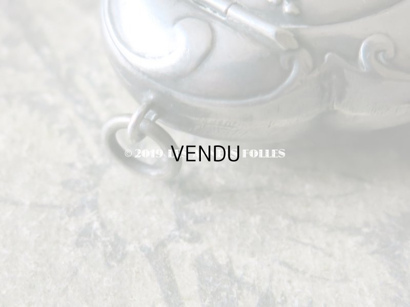 画像4: アンティーク シルバー製 鈴蘭のパウダーケース  白鳥の羽のパフ付き