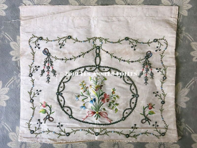 画像2: 18世紀 アンティーク シルク製 刺繍入り ファブリック 