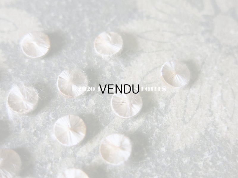 画像4: アンティーク ドール用 シルク製 くるみボタン 極小 7mm 9〜12ピースのセット オフホワイト