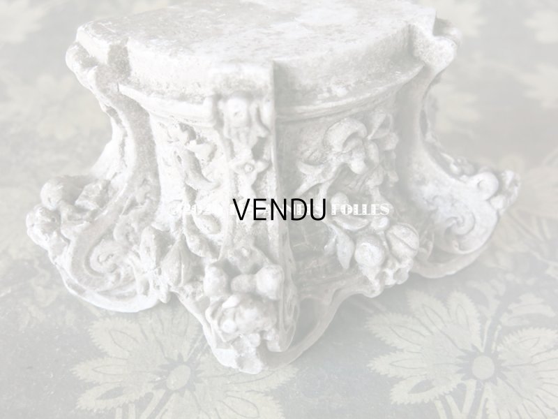 画像9: アンティーク 石膏の小さな台座 リボンのガーランド