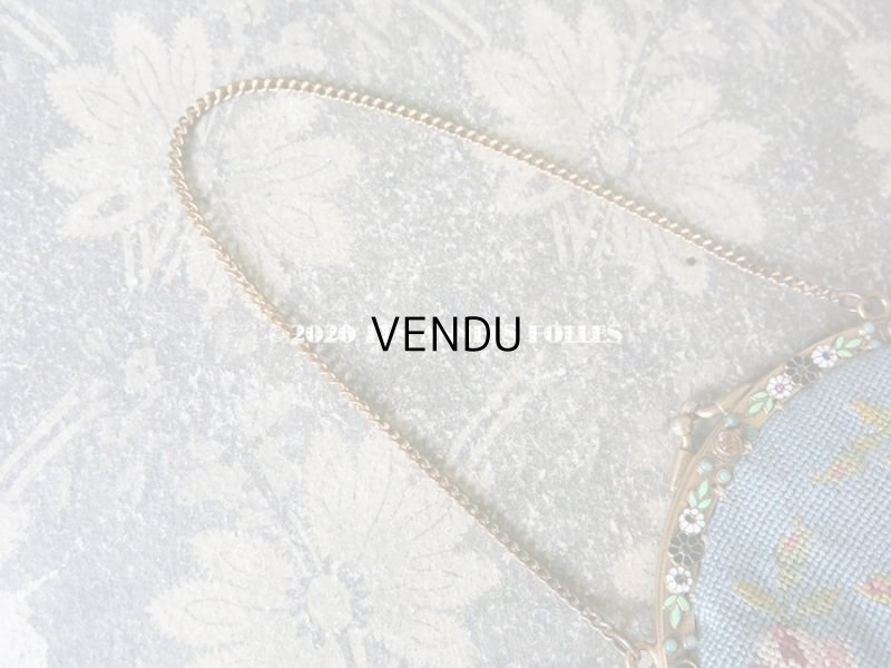 画像9: 19世紀末 アンティーク  小さなオモニエール 薔薇模様 ニードルポイント エナメルの花のフレーム