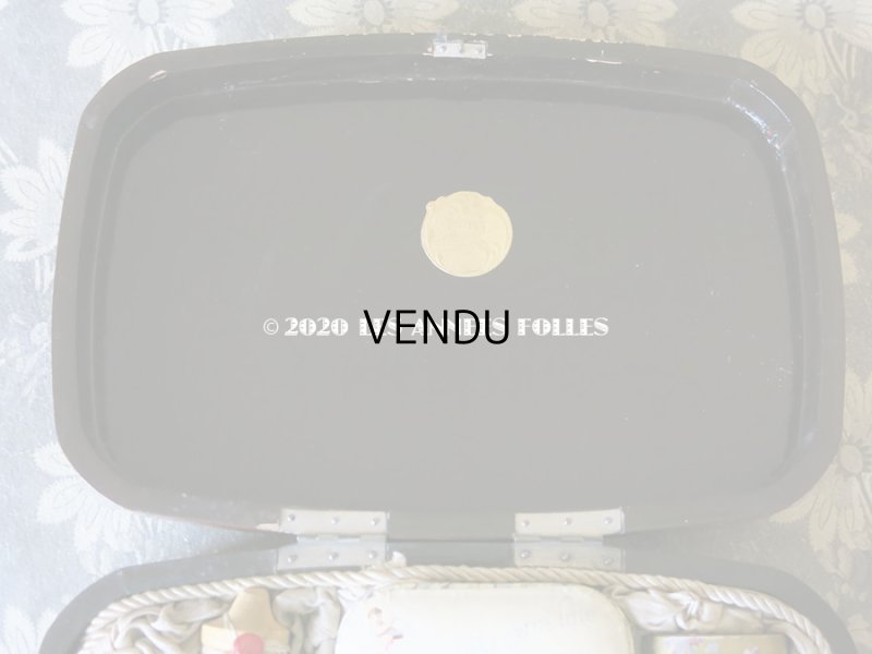 画像3: 1894年 アンティーク コフレ ボックス入り香水瓶 & オードトワレの香水瓶 & パウダーボックス & 石鹸 VIOLETTES DE PARME - L.T.PIVER -