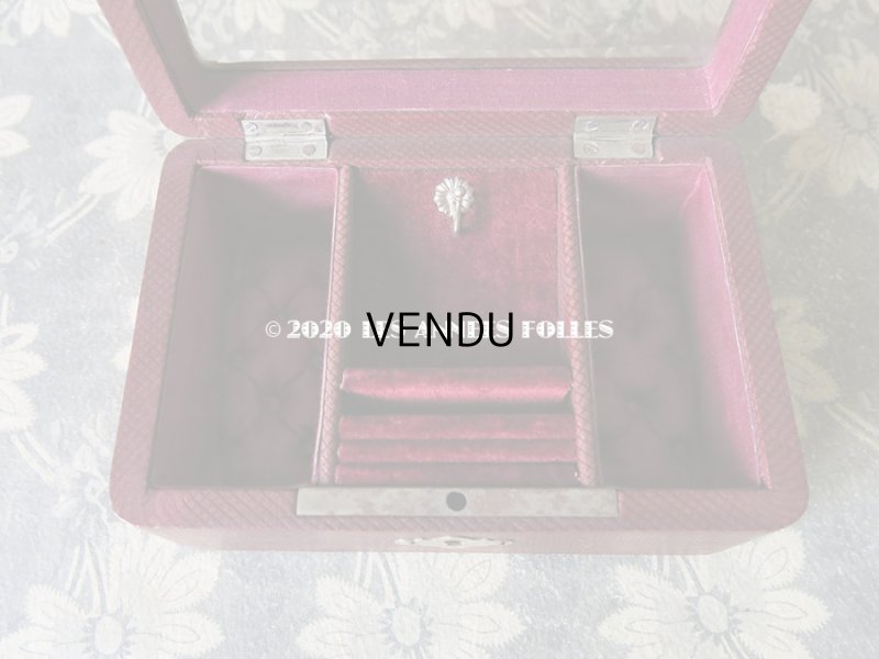 画像7: アンティーク 本革製 ジュエリーケース  ボルドー キルティングのシルク製クッション