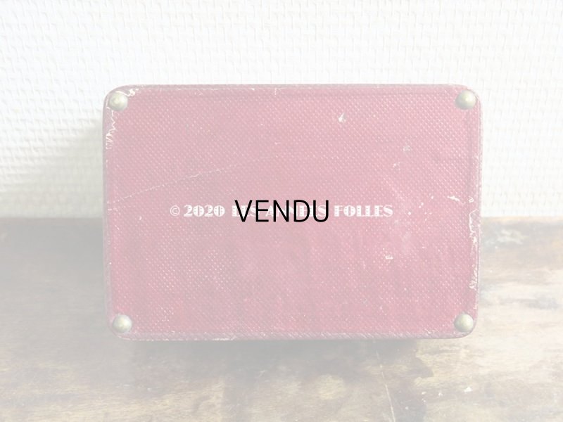 画像12: アンティーク 本革製 ジュエリーケース  ボルドー キルティングのシルク製クッション