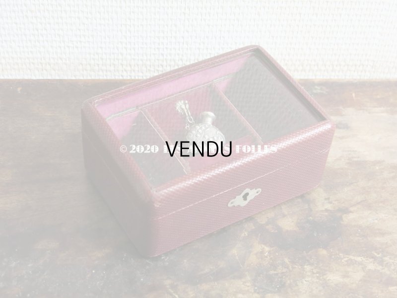 画像5: アンティーク 本革製 ジュエリーケース  ボルドー キルティングのシルク製クッション