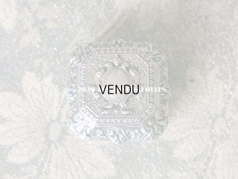 画像3: 1900年代　アンティーク シルバー製 パウダーケース 薔薇&リボンのガーランド