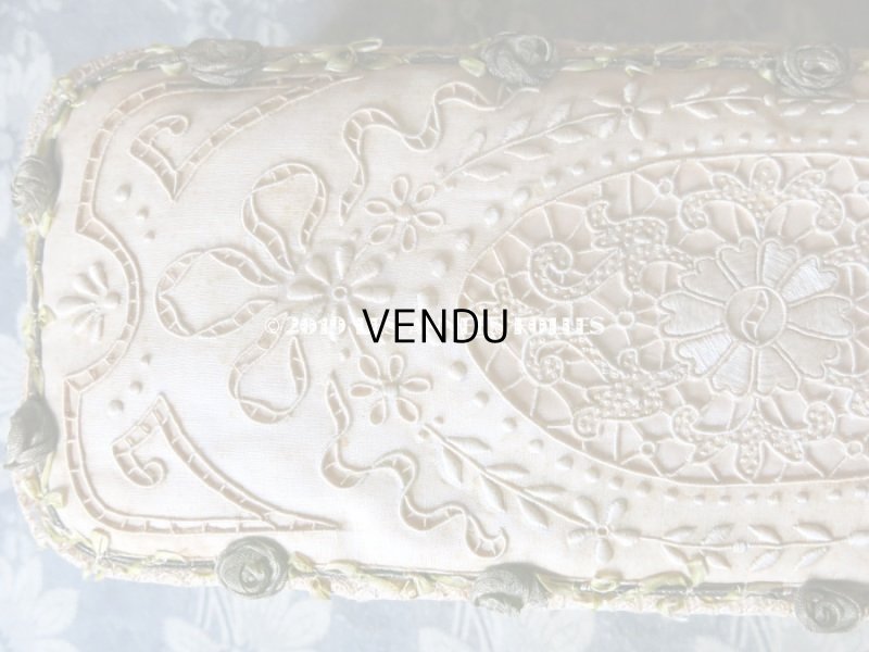 画像3: 1910年代 アンティーク 淡いピンクのグローブケース 薔薇のロココトリム＆レースの装飾 