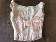 画像2: 1900年代 アンティーク ピンクのリボンが結ばれた少女のアンサンブル コルサージュ & スカート  (2)