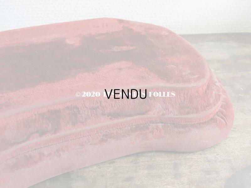 画像9: アンティーク ベルベットの大きな台座 赤　