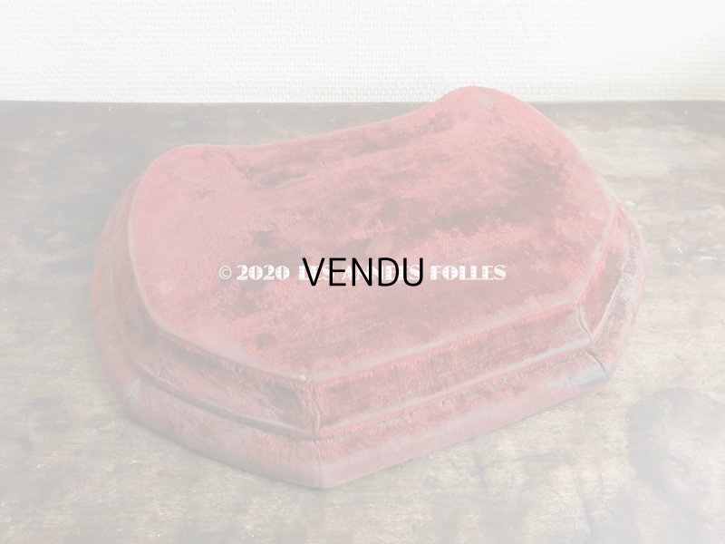 画像3: アンティーク ベルベットの大きな台座 赤　