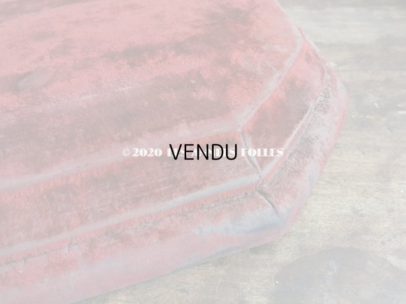 画像10: アンティーク ベルベットの大きな台座 赤　