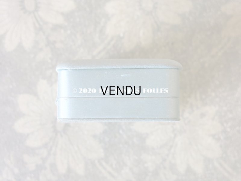 画像5: アンティーク ジュエリーボックス イニシャル入り シルクサテン パウダーブルー