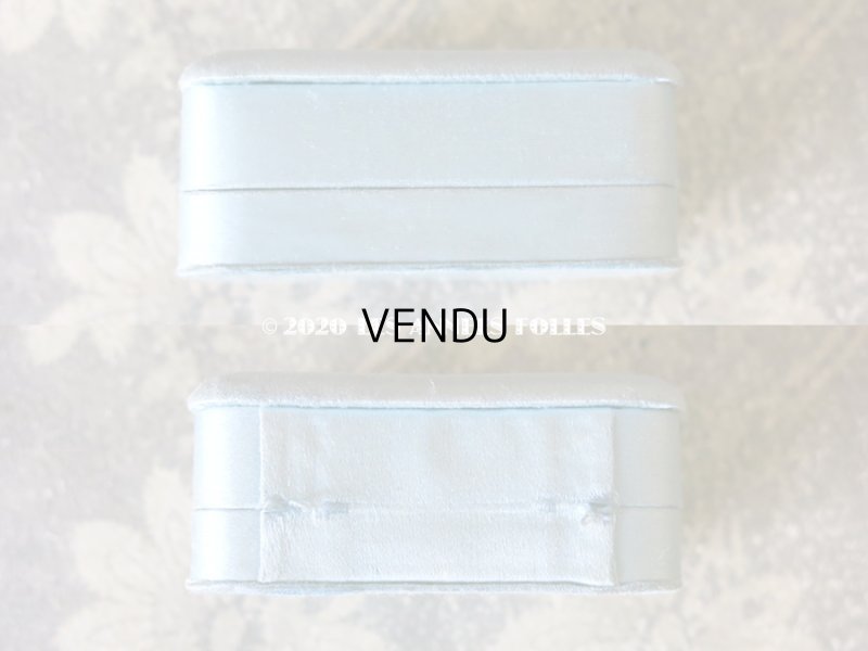 画像4: アンティーク ジュエリーボックス イニシャル入り シルクサテン パウダーブルー