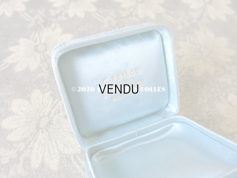 画像7: アンティーク ジュエリーボックス イニシャル入り シルクサテン パウダーブルー